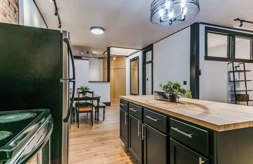 Ames Apartment | Cozy Stay at 229 Main St – Perfect Ames Location
