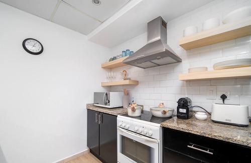 The Greens Apartment | Cozy Stay in the Greens| 1BR Near MOE & TECOM