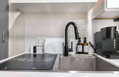 Macon Apartment | Cozy Stay Next To Atrium Hospital | Walk Score 74; Mercer Music at Capricorn – ~