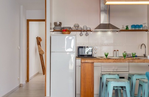 Cala en Blanes Apartment | Cozy studio with pool, terrace and Wi-Fi for 2 adults and 4 children
