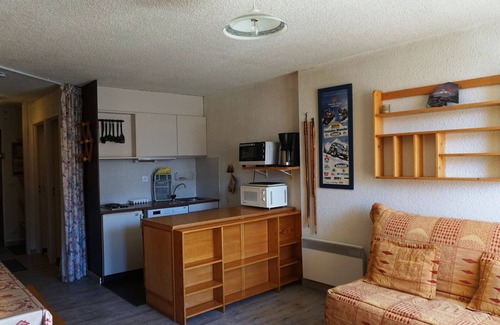 Orcieres-Merlette Apartment | Cozy Studio 30m² with Balcony, Sleeps 5, Ski-in/Ski-out, Pet Friendly - Orcières Merlette
