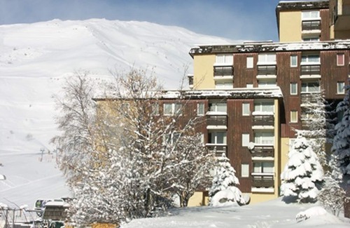 Orcieres-Merlette Apartment | Cozy Studio 30m² with Balcony, Sleeps 5, Ski-in/Ski-out, Pet Friendly - Orcières Merlette
