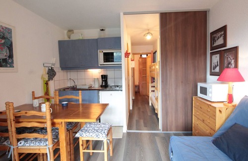 Flaine Apartment | Cozy studio 4 pers, Near slopes and shops, balcony, TV, ski locker