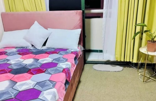 Old Dubai Apartment | Cozy Studio Apartment in Deira, Dubai with Balcony and Parking