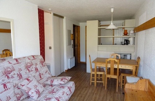Les Gets Apartment | Cozy Studio Cabin in Les Gets - Sleeps 4 - Central Location - Garage Included