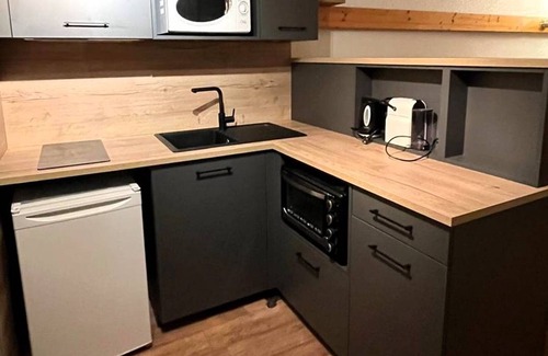 Les Gets Apartment | Cozy Studio Cabin in Les Gets - Sleeps 4 - Central Location - Garage Included