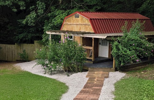 Fountain Run House | Cozy Studio Cabin Tiny House