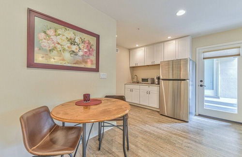 Monterey Apartment | Cozy studio "Del Monte Oaks " Rental-Great for extended stays with WiFi access