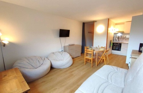 Pla d'Adet Apartment | Cozy studio for 4 in St-Lary with equipped kitchenette