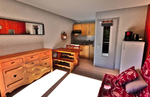 Le Chinaillon Apartment | Cozy studio for 4 with balcony, peaceful and near slopes