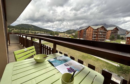 Saint-Etienne-en-Devoluy Apartment | Cozy studio for 4, 50m to slopes, Wifi, pets allowed