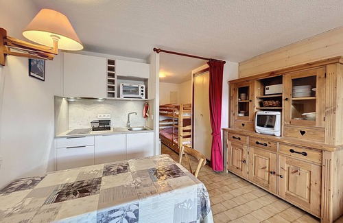Combloux Apartment | Cozy Studio for 4 near Ski Slopes in Combloux with Balcony and Private Tennis Court!