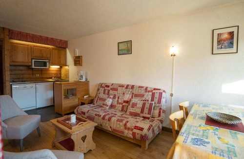 Pays d'Evian Vallee d'Abondance Apartment | Cozy Studio for 4 with Balcony, Mountain Views and Parking in Châtel