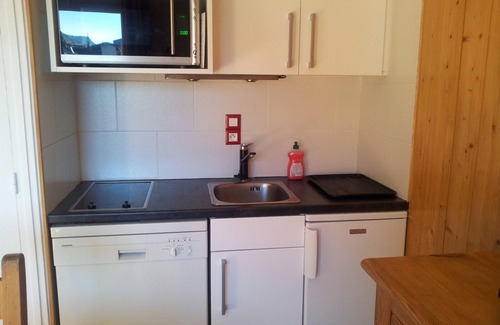 Les Gets Apartment | Cozy Studio for 4 with Balcony - 200m from Slopes, Center Village, Parking