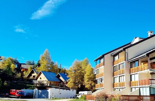 Le Devoluy Apartment | Cozy Studio for 4 at Les Fontettes, La Joue du Loup - Ski-In/Ski-Out!