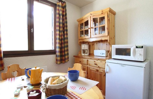 La Salle-les-Alpes Apartment | Cozy Studio with Mountain Corner - 4 Sleeps, Near Slopes & Shops, La Salle Les Alpes
