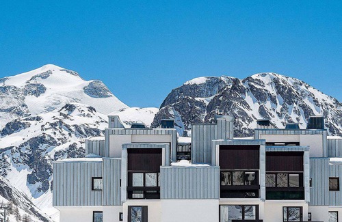Le Lavachet Apartment | Cozy Studio for 4 with Mountain View, Near Ski Lifts and Shops