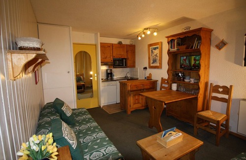 Le Lavachet Apartment | Cozy Studio in Tignes with South-Facing Balcony, 150m from Slopes