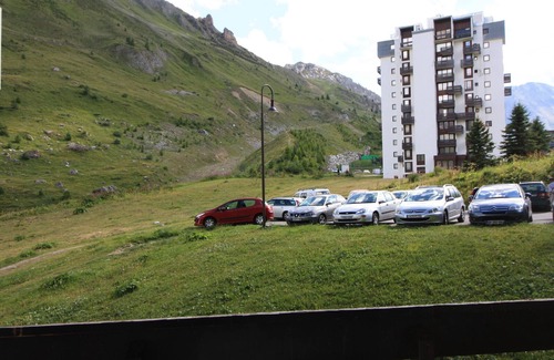 Le Lavachet Apartment | Cozy Studio in Tignes with South-Facing Balcony, 150m from Slopes