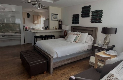 Patton Apartment | Cozy studio in charming San Bernardino with AC, WiFi