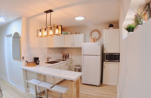 Orlando Apartment | Cozy studio in enchanting Orlando close to all attractions w/AC, WiFi/King bed