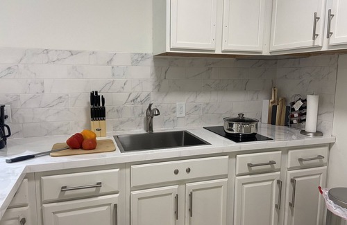 Orlando Apartment | Cozy studio in enchanting Orlando close to all attractions w/AC, WiFi/King bed