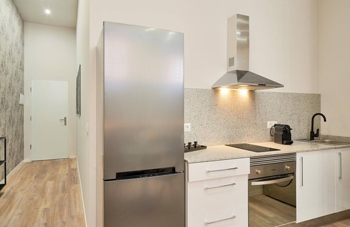 El Ejido Apartment | Cozy Studio in Historic Malaga Center - Ideal for Families & Groups