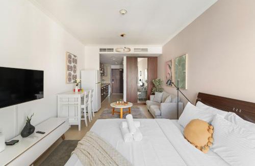 Jumeirah Lake Towers Apartment | Cozy Studio in JLT