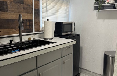 Gardena Apartment | Cozy studio in Los Angeles. Near LAX and more