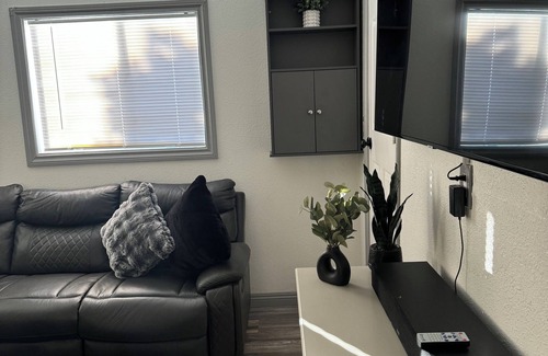 Gardena Apartment | Cozy studio in Los Angeles. Near LAX and more