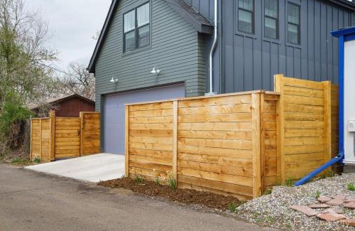 Clayton House | Cozy Studio Loft W Soaking Tub & Patio