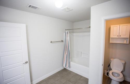 Fort Worth Apartment | Cozy Studio Mins to JPS, Medical City, Historic District, Zoo, Water Garden
