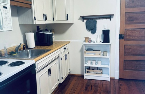 Evington Apartment | Cozy studio rental situated between Bedford and Lynchburg Virginia
