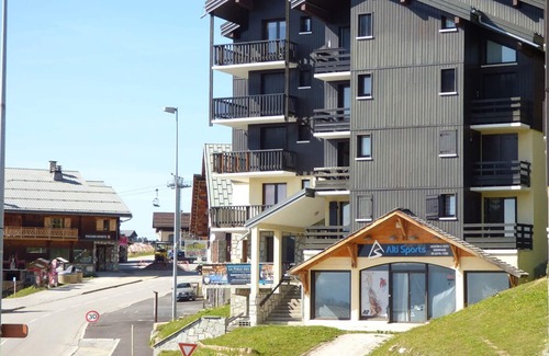 Les Saisies Apartment | Cozy Studio, Sleeps 4, Central Les Saisies, Balcony, 2-Star Rated