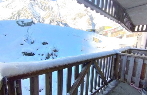 Piau Engaly Apartment | Cozy Studio Sleeps 4 with Balcony, Ski Locker, and Elevator in Piau-Engaly