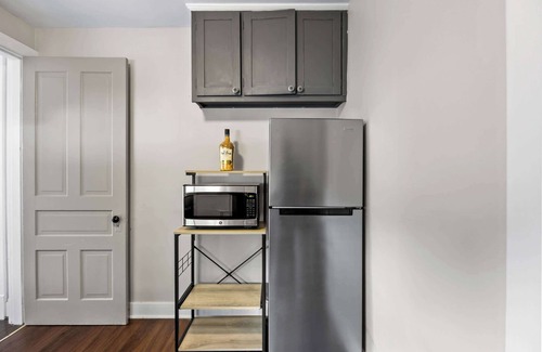 Bonnycastle Apartment | Cozy Studio Unit in the Heart of the Highlands!