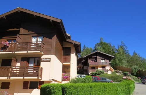 Les Houches Apartment | Cozy Studio w/Balcony for 4, Near Prarion Cable Cars, Les Houches