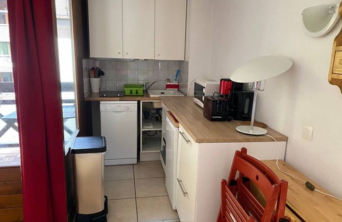Brides-les-Bains Apartment | Cozy Studio, Wi-Fi, Parking, Sleeps 4, Brides-les-Bains