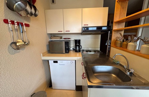 Saint-Chaffrey Apartment | Cozy Studio with Mountain Area · Ski-in/Ski-out · Private Ski Locker