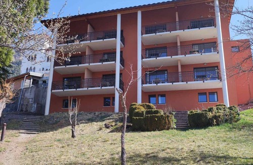 Jausiers Apartment | Cozy studio with pool, WiFi and parking