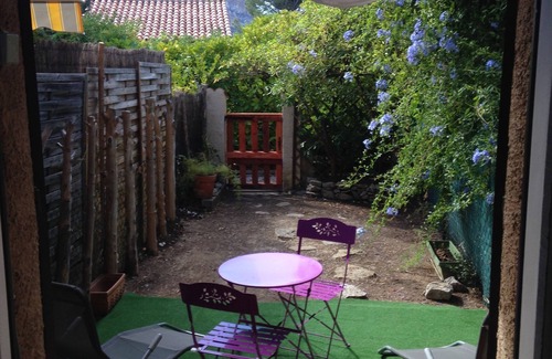 Cassis Apartment | cozy studio with private garden