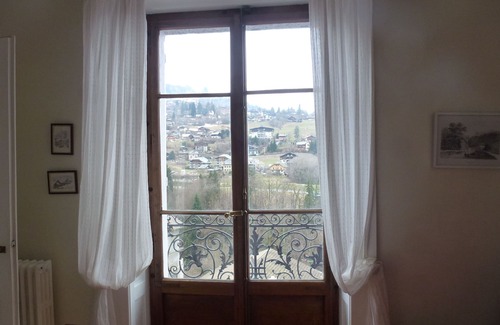 Saint-Gervais-les-Bains Apartment | Cozy, sunny studio in the town center, with views over the valley