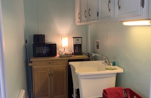 Willoughby Spit Apartment | Cozy Suite - Pet Friendly, Beach Side 1 Bedroom Apts by RedAwning