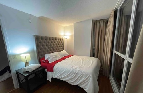 Bathurst Quay Apartment | Cozy suite with City View