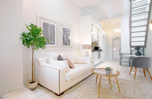 Sol Apartment | Cozy Suite with Terrace Facing Plaza Mayor