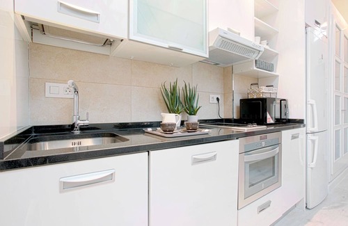 Sol Apartment | Cozy Suite with Terrace Facing Plaza Mayor