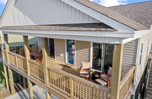 Cedar Point House | Cozy Summer house on the water - 10 minutes to the beach. Waiting for you!