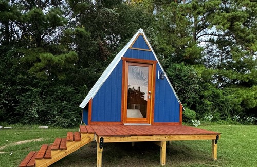 Coldspring RV Rental | Cozy Summer Tiny House Near Lake Livingston