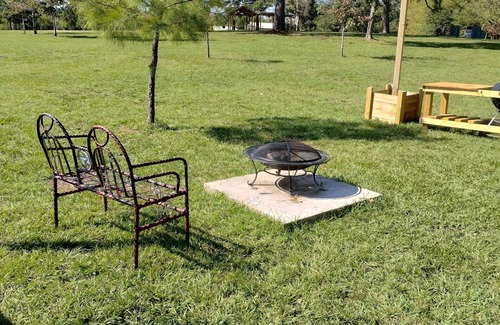 Coldspring RV Rental | Cozy Summer Tiny House Near Lake Livingston