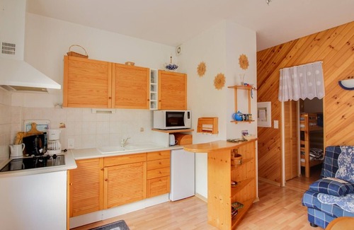 Cauterets Apartment | Cozy T2 apt with terrace - sleeps 4, central Cauterets, near gondola & amenities